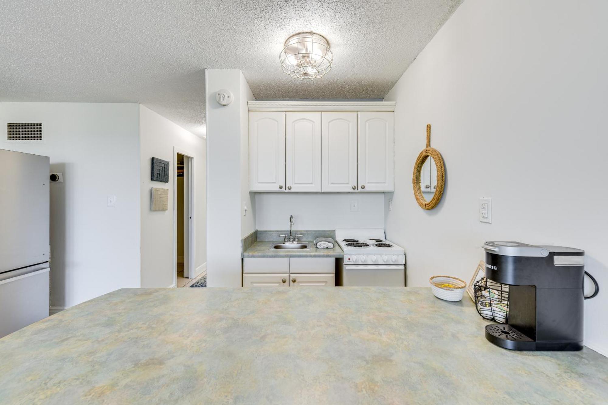 Panama With Amenities! *